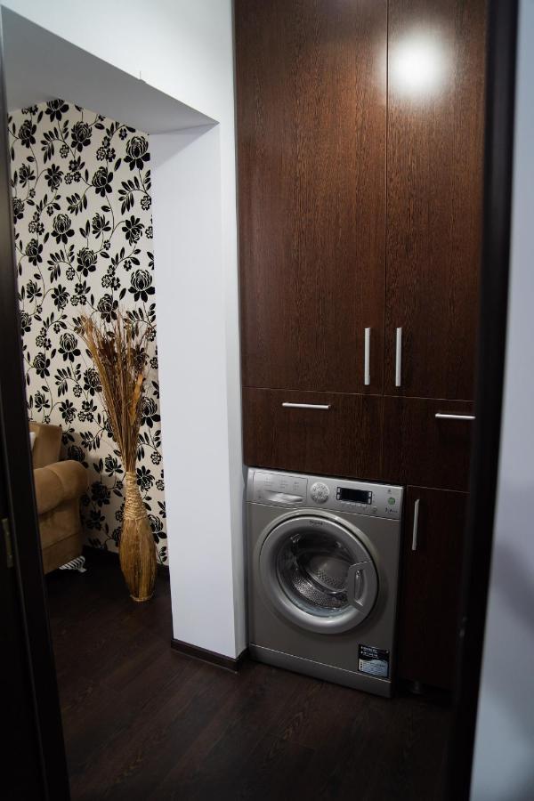 Ultracentral Golden Apartament 2 Suceava Exterior photo
